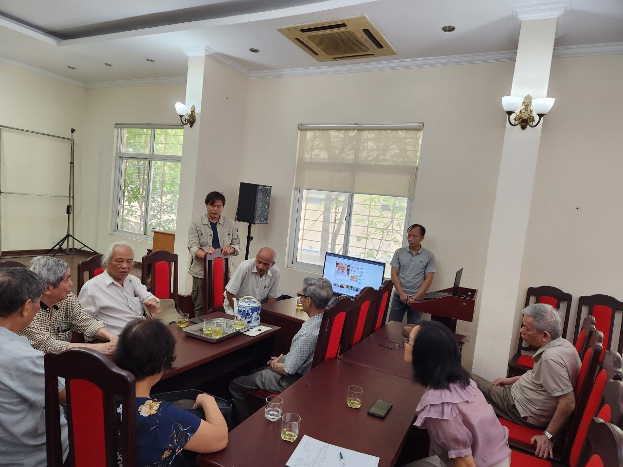 Website vanhoadongtay.vn, ‘mọi người rất phấn khích’